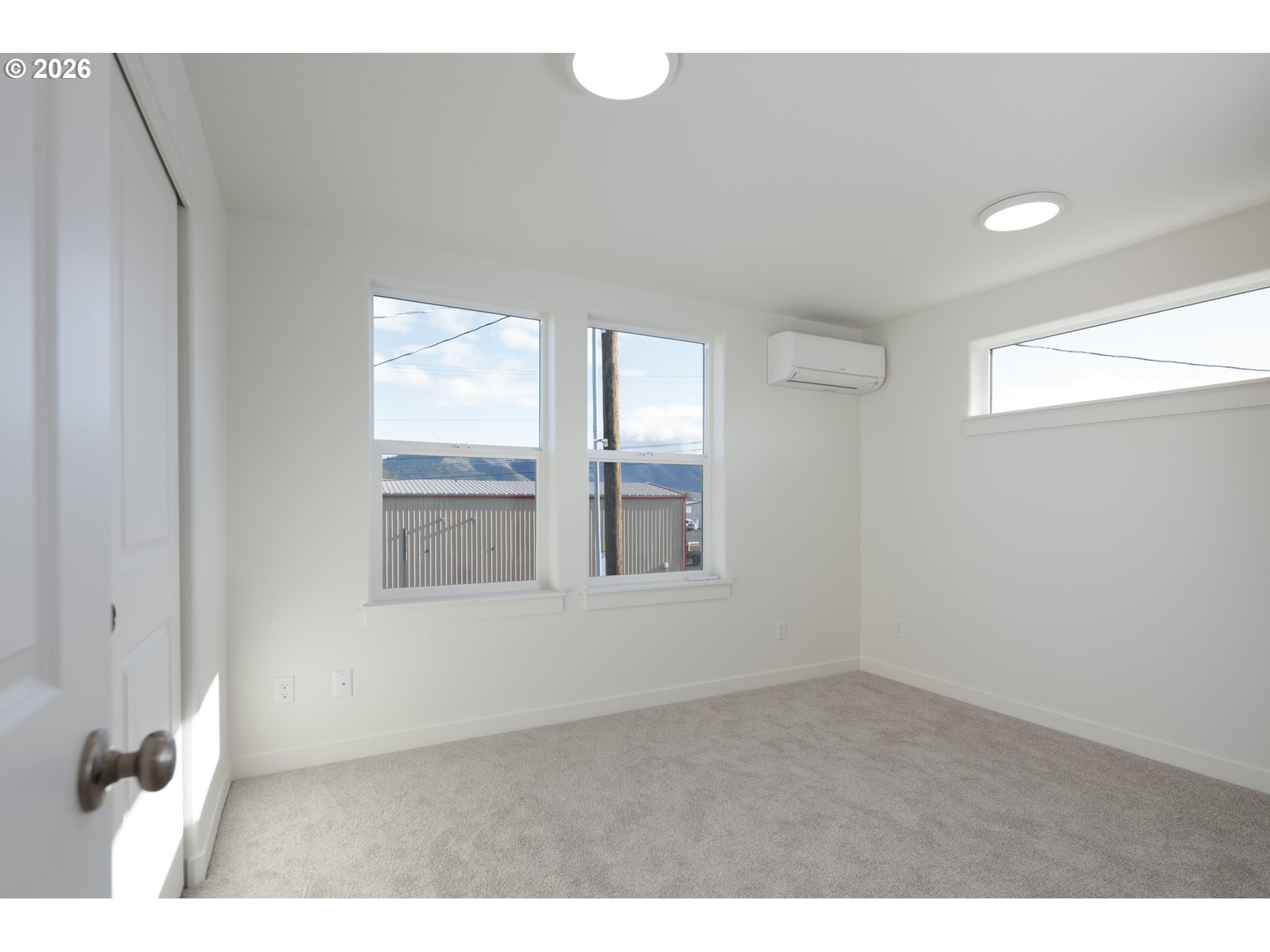 1676 Tucker Road Hood River, OR 97031 - Photo 9 of 12