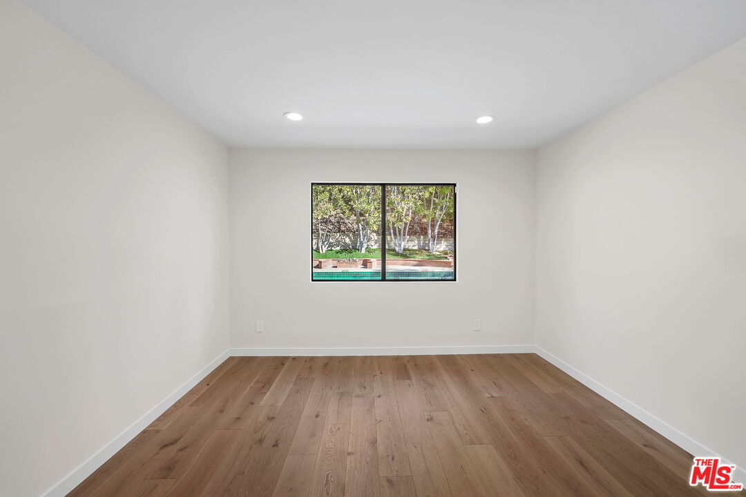 10429 Windtree Drive Los Angeles, CA 90077 - Photo 14 of 20