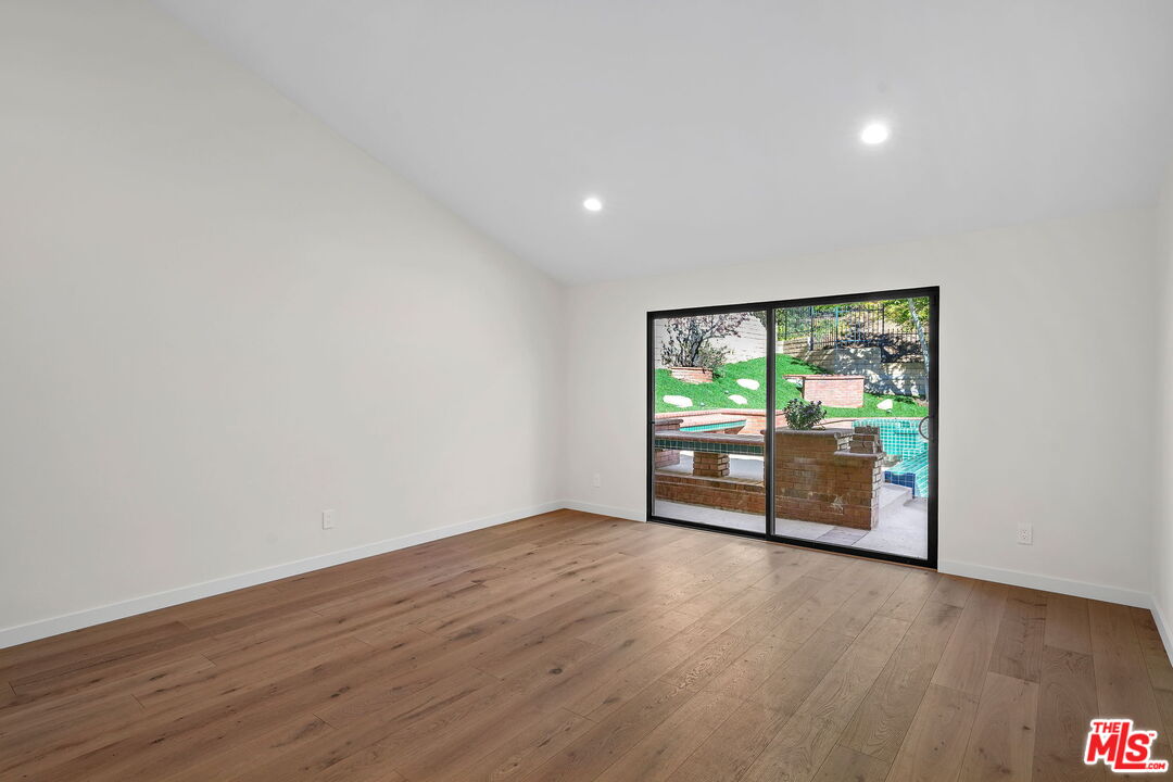 10429 Windtree Drive Los Angeles, CA 90077 - Photo 16 of 20