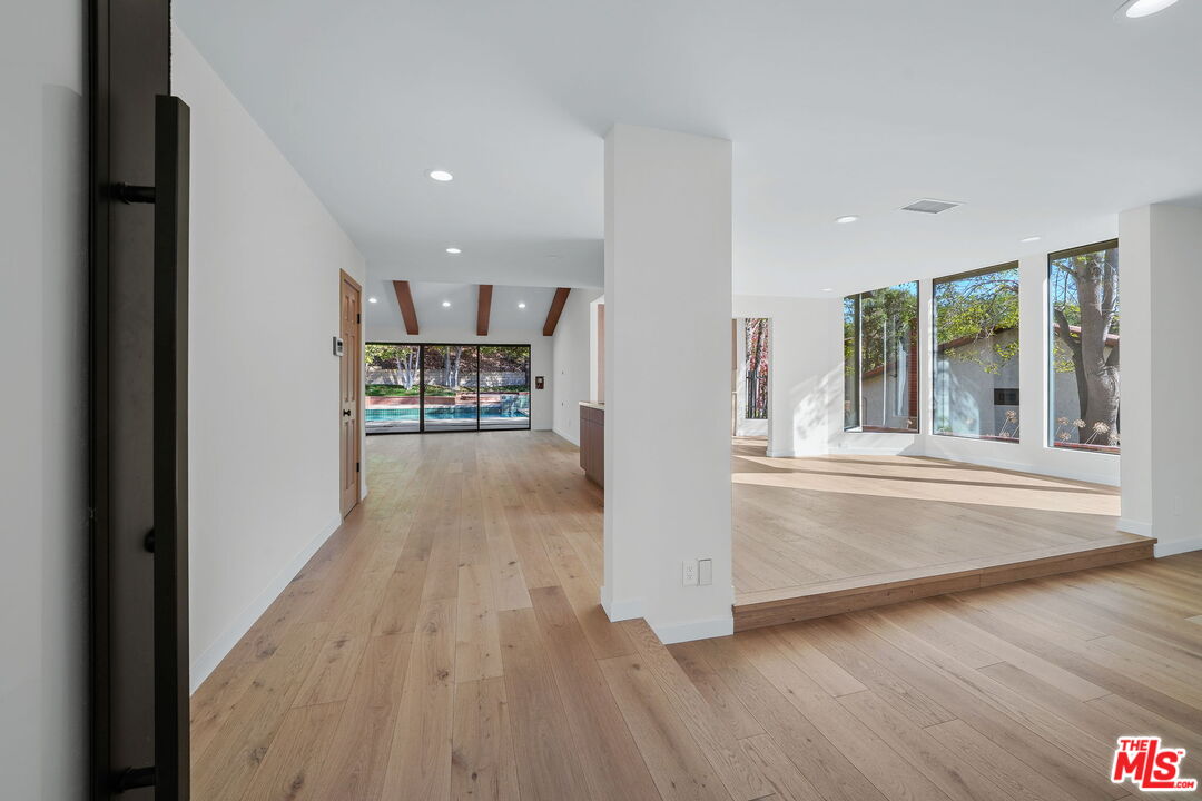 10429 Windtree Drive Los Angeles, CA 90077 - Photo 3 of 20