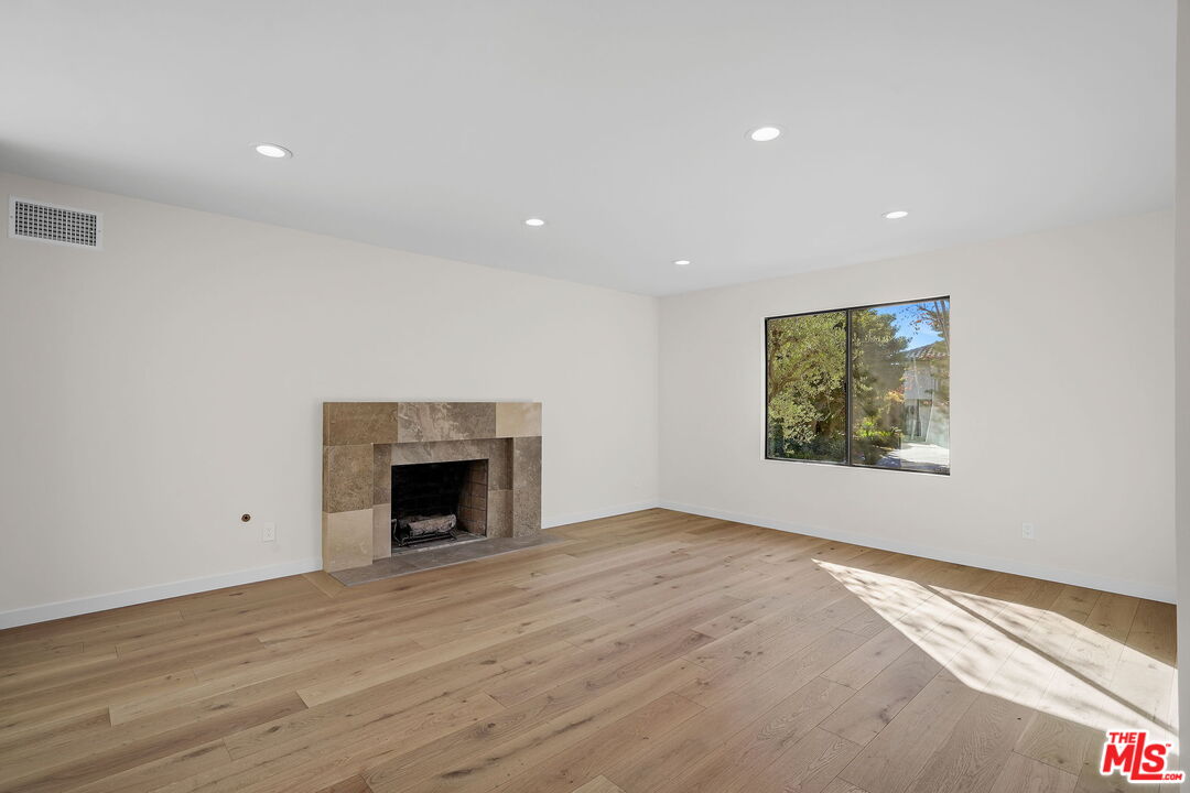 10429 Windtree Drive Los Angeles, CA 90077 - Photo 4 of 20