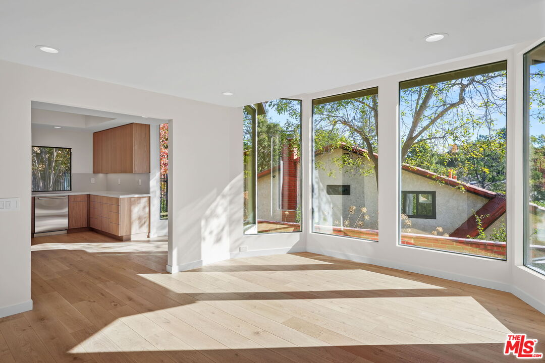 10429 Windtree Drive Los Angeles, CA 90077 - Photo 6 of 20