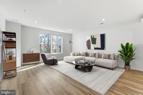 $3,450 | 2136 Glacier Road, Herndon, VA 20170