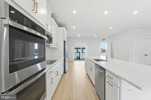 $3,450 | 2136 Glacier Road, Herndon, VA 20170