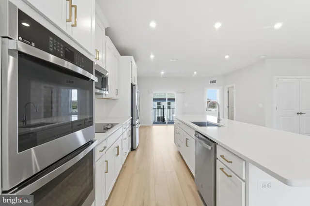 $3,450 | 2136 Glacier Road, Herndon, VA 20170