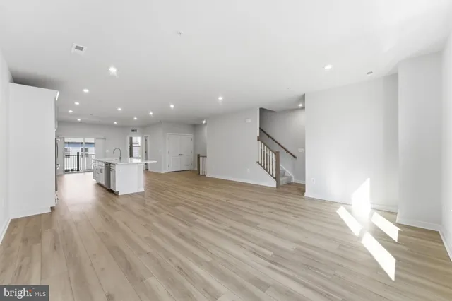 $3,450 | 2136 Glacier Road, Herndon, VA 20170