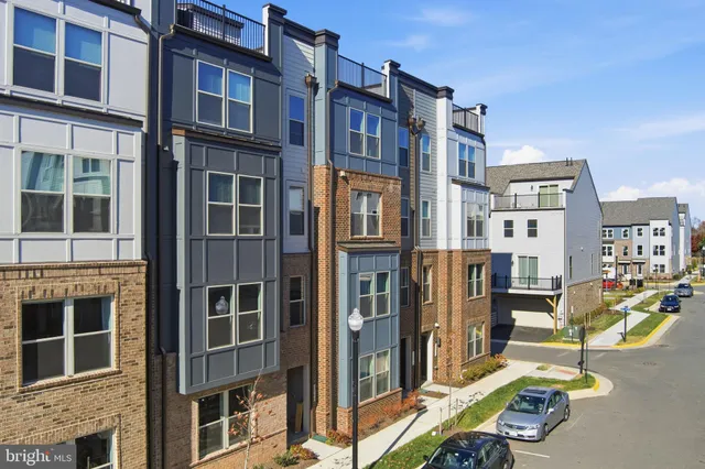 $3,450 | 2136 Glacier Road, Herndon, VA 20170