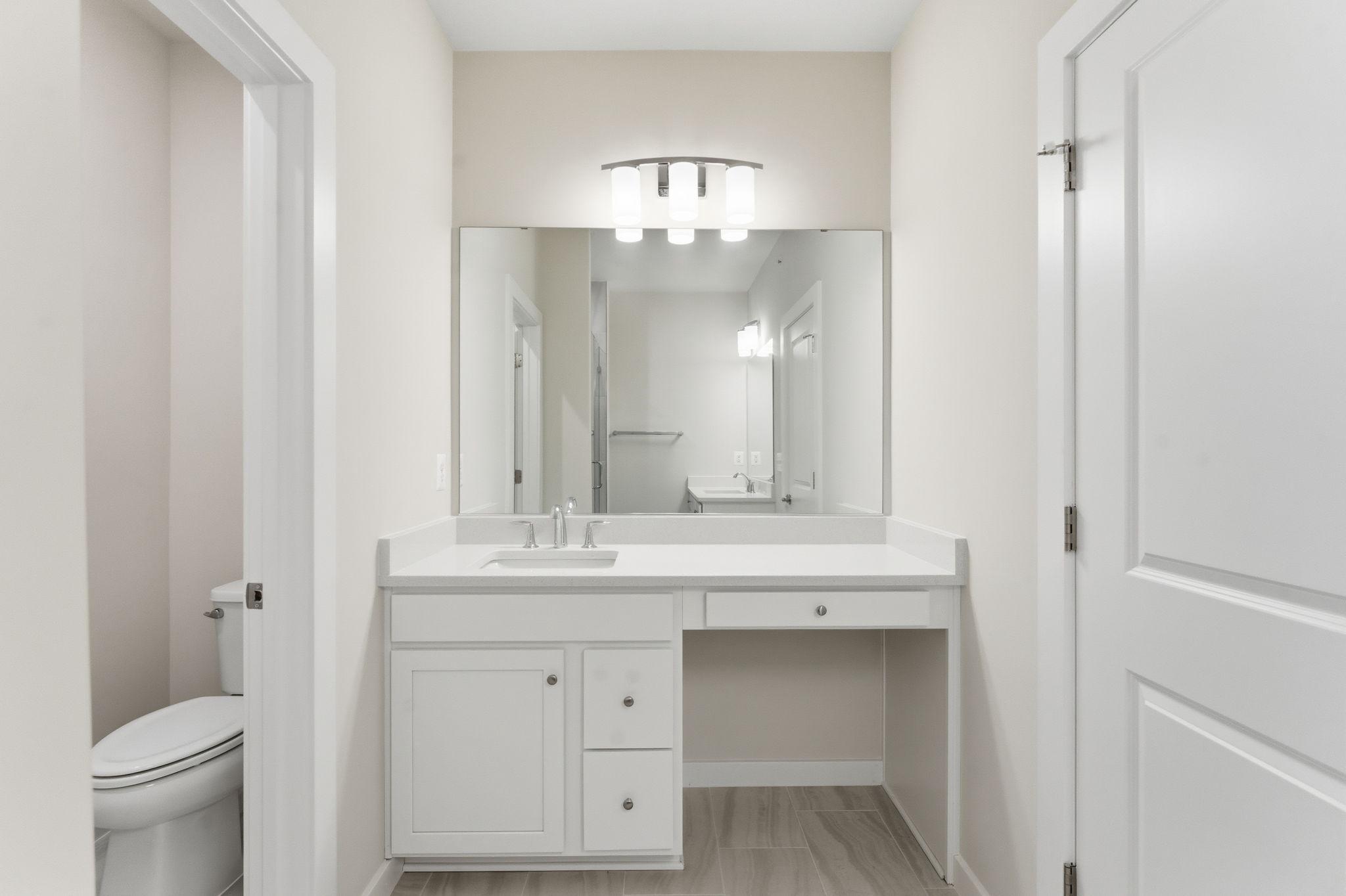 2136 Glacier Road Herndon, VA 20170 - Photo 27 of 79 Primary Bathroom