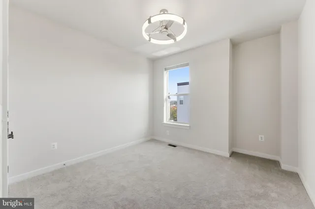 $3,450 | 2136 Glacier Road, Herndon, VA 20170