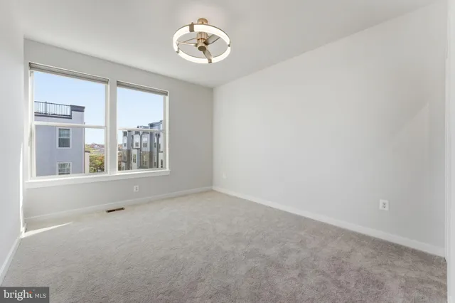 $3,450 | 2136 Glacier Road, Herndon, VA 20170