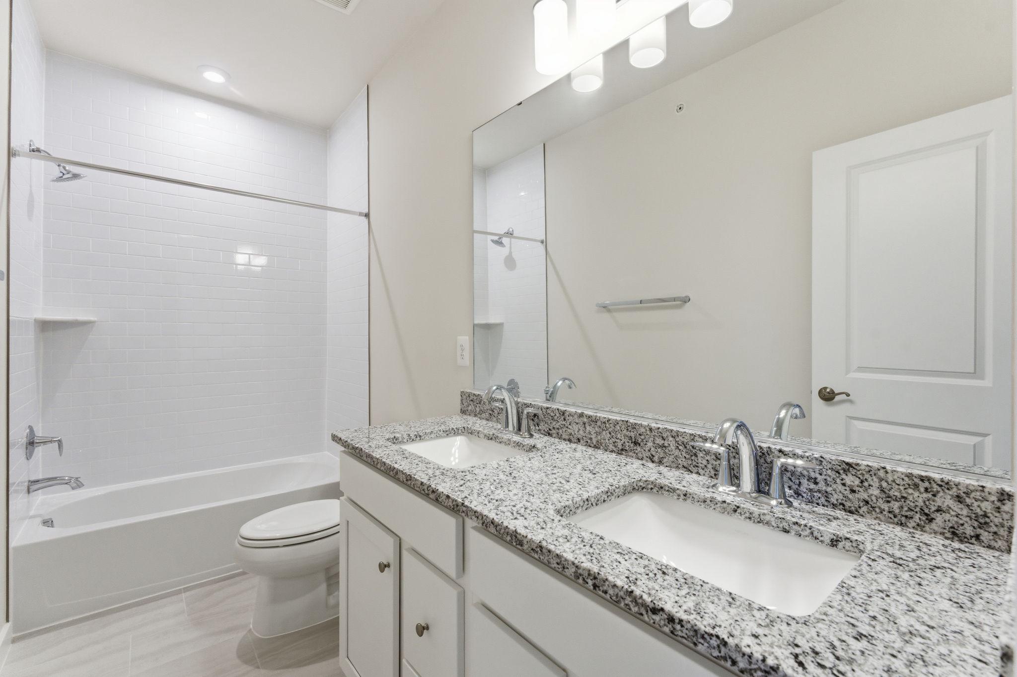 2136 Glacier Road Herndon, VA 20170 - Photo 35 of 79 Hall Full Bath