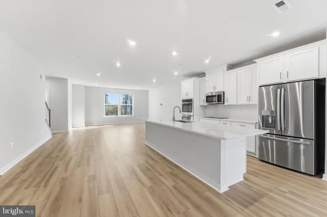 $3,450 | 2136 Glacier Road, Herndon, VA 20170