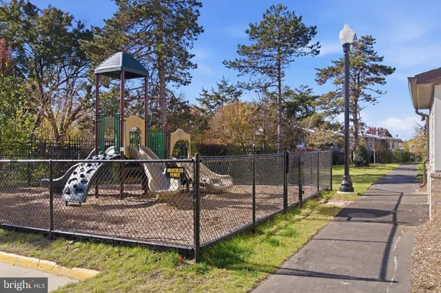 $3,450 | 2136 Glacier Road, Herndon, VA 20170