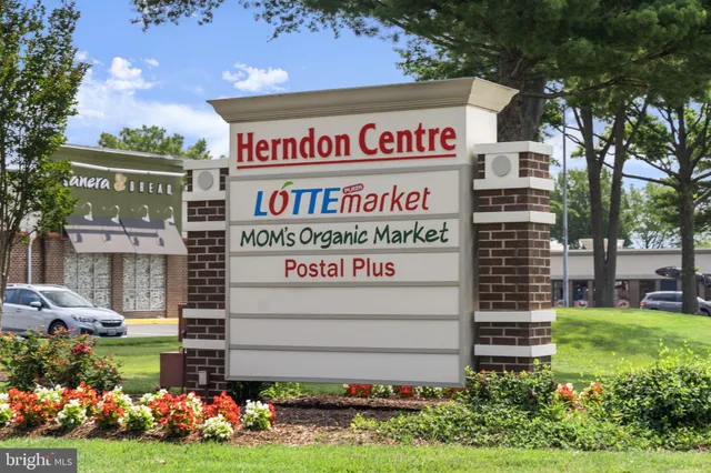 $3,450 | 2136 Glacier Road, Herndon, VA 20170