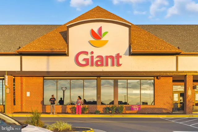 $3,450 | 2136 Glacier Road, Herndon, VA 20170