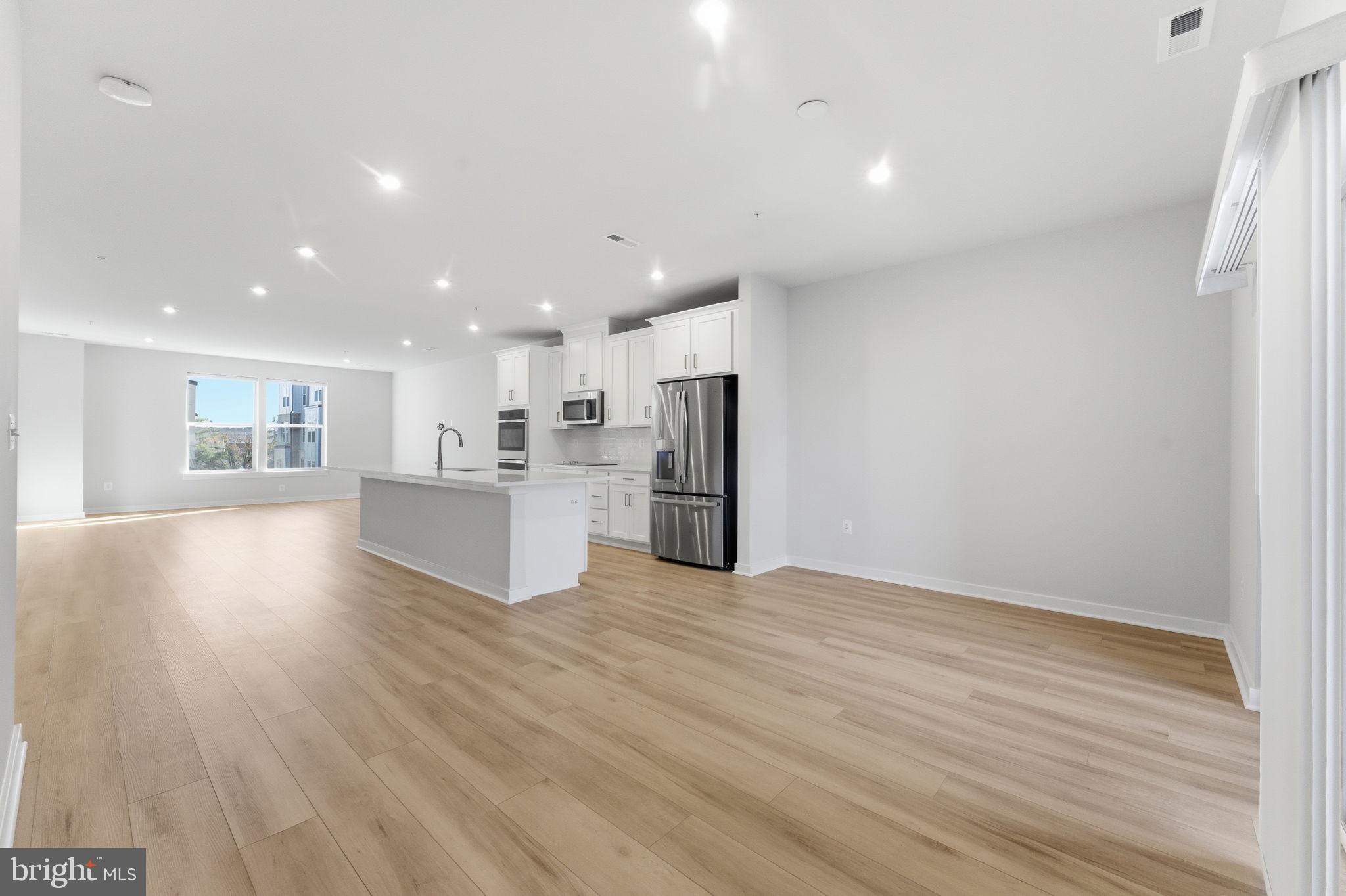 2136 Glacier Road Herndon, VA 20170 - Photo 10 of 79