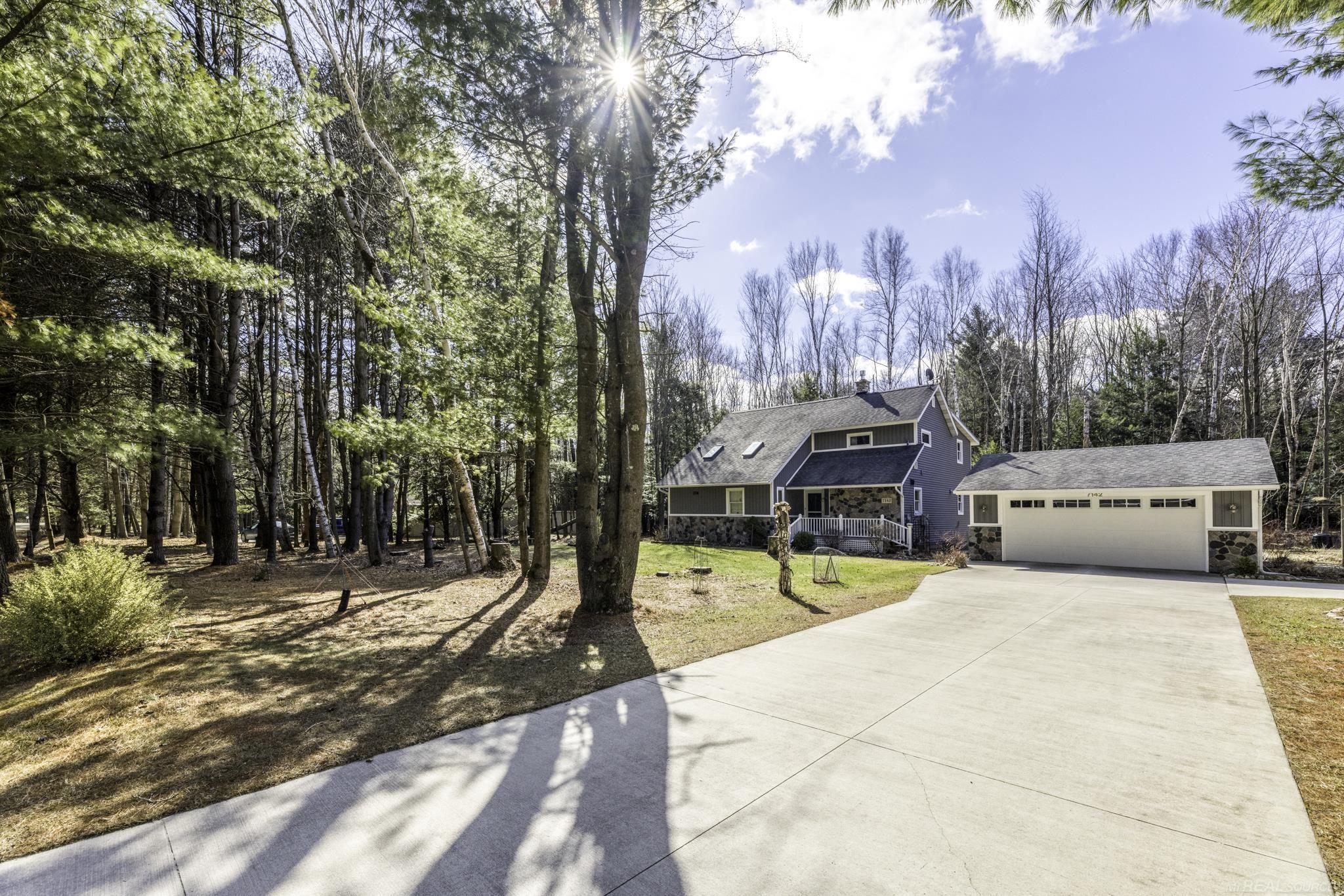 7142 Aitken Road Lexington, MI 48450 - Photo 1 of 59