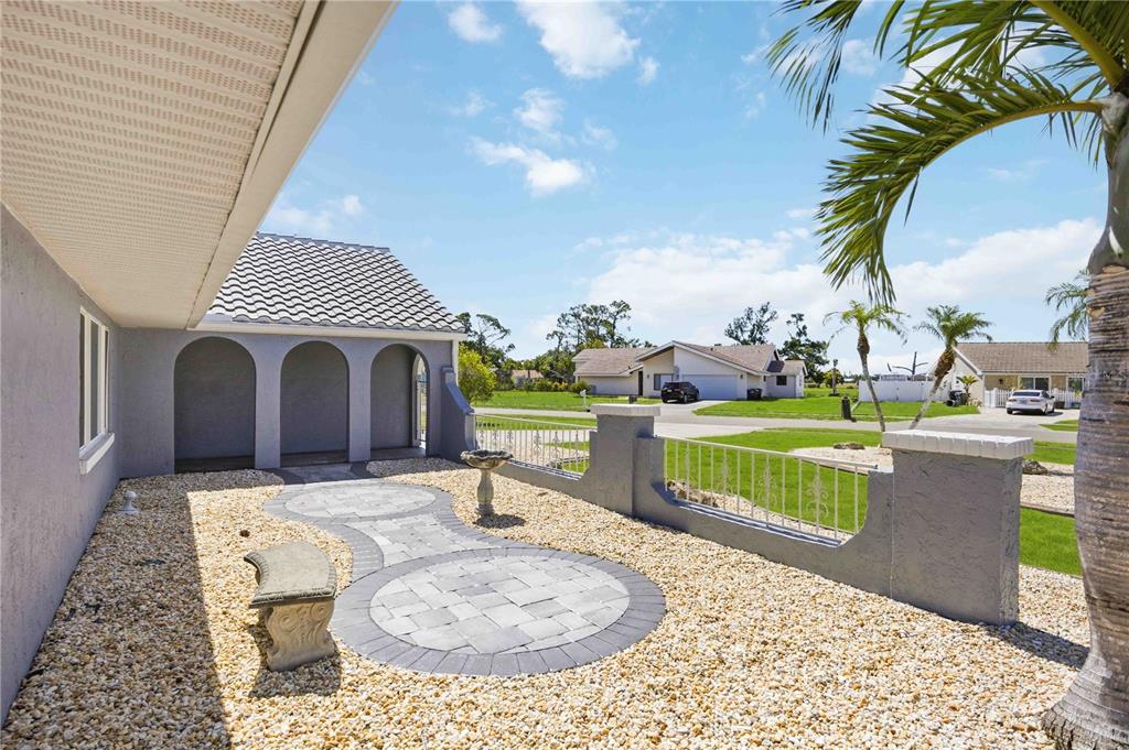 5076 Kingsley Road North Port, FL 34287 - Photo 2 of 51 Gallery Image 2