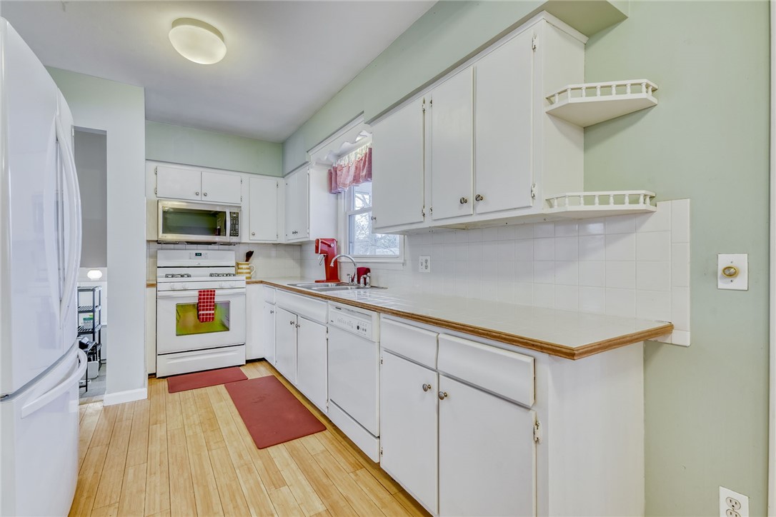 133 Collamer Road Parma, NY 14468 - Photo 9 of 42