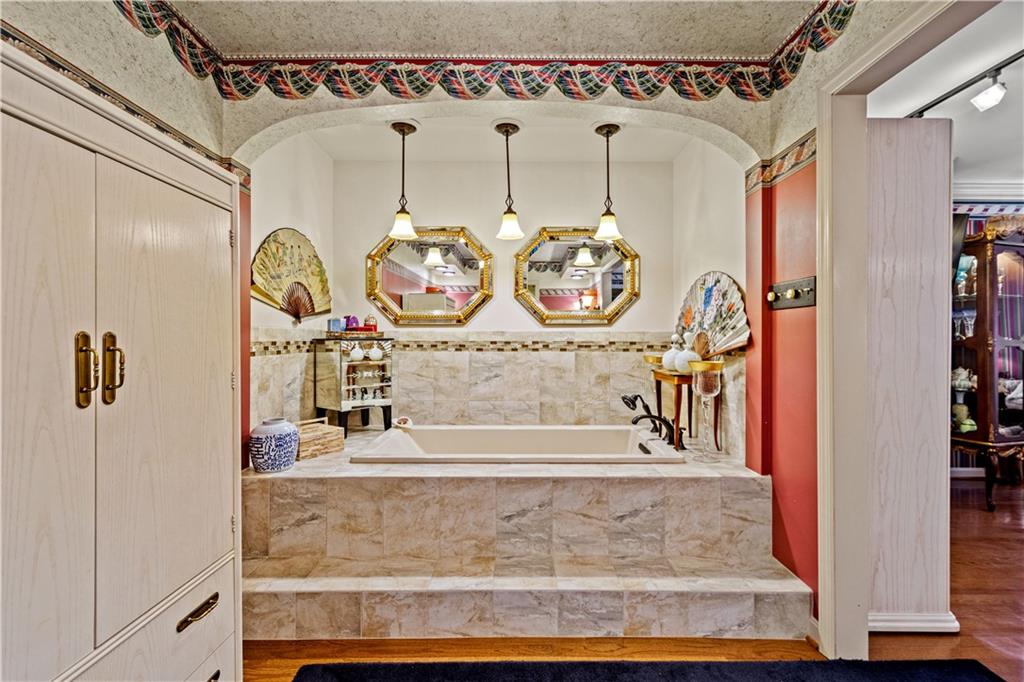 103 Yorktown Road Canonsburg, PA 15317 - Photo 15 of 25 Owner's Suite, Tiled Soaking Tub