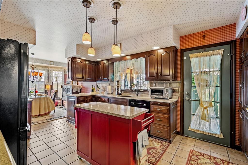 103 Yorktown Road Canonsburg, PA 15317 - Photo 4 of 25 Kitchen with beautiful cabinetry and tons of storage space.