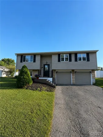 $339,900 | 8300 Redwing Drive, Clay, NY 13090