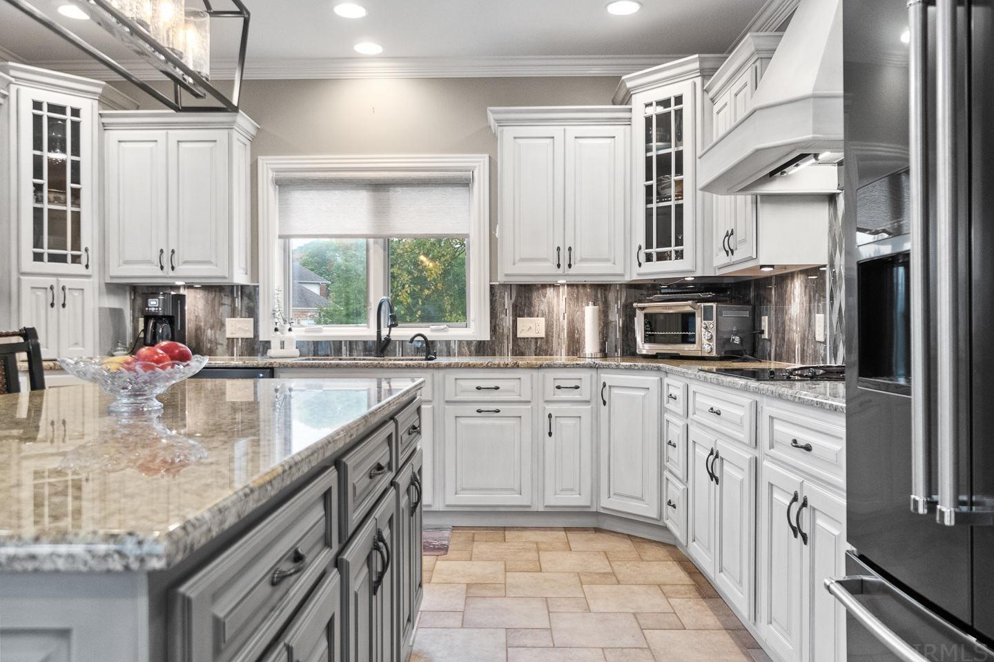 15534 Talon Ridge Cove Huntertown, IN 46748 - Photo 3 of 36