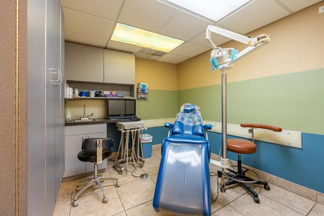 $700,000 | 10144 South Western Avenue, Chicago, IL 60643