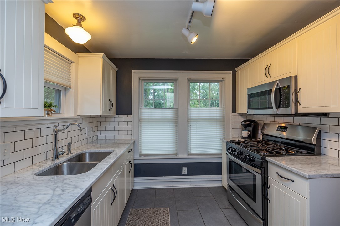 263 Sunset Road Avon Lake, OH 44012 - Photo 17 of 31 Gallery Image 17