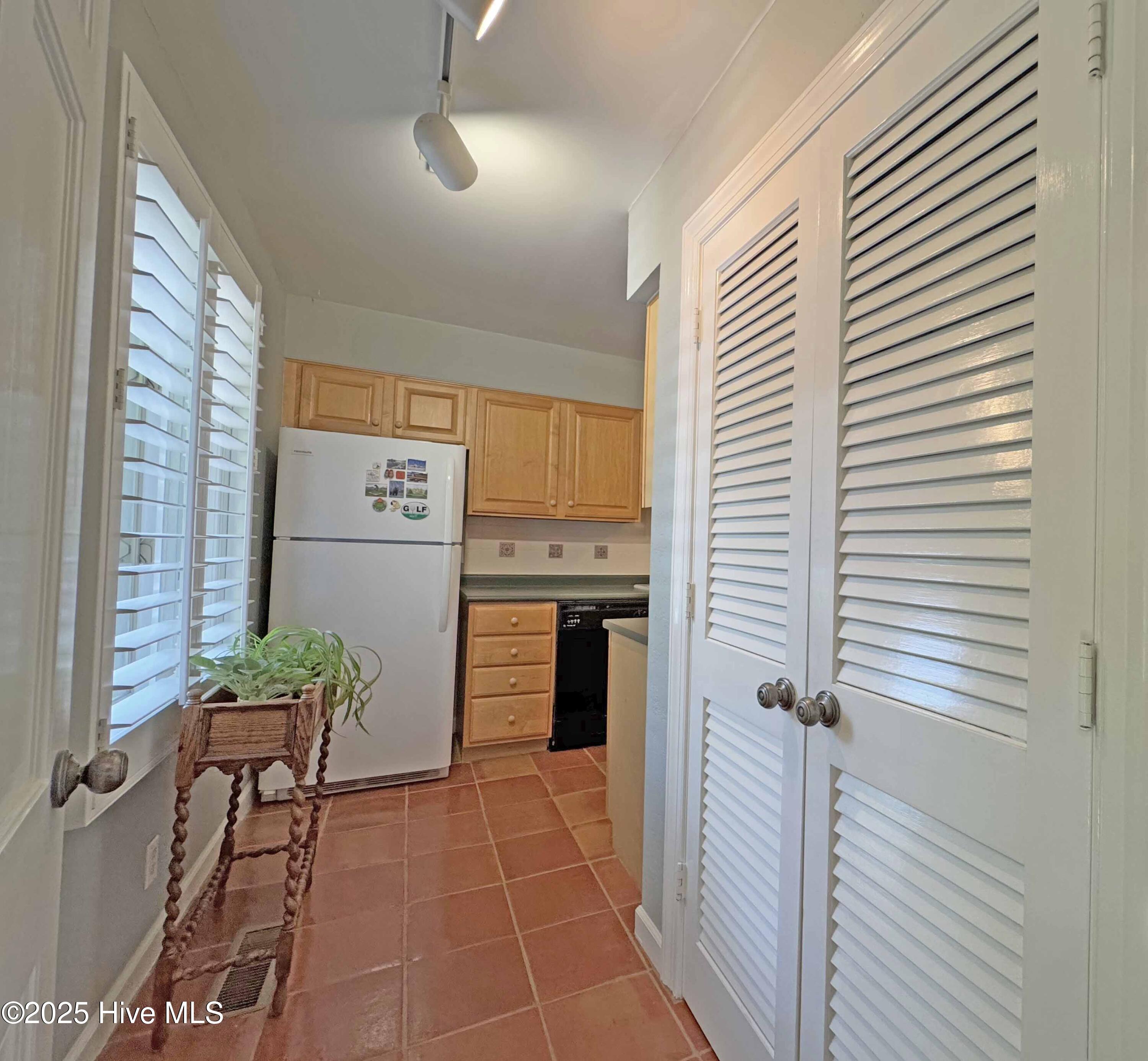 190 Palmetto Road, Unit 21 Pinehurst, NC 28374 - Photo 9 of 26 Don't you love Plantation Shutters!