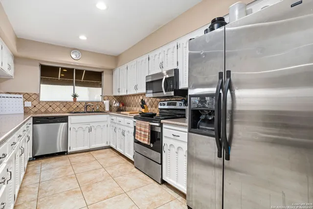 $170,000 | 420 Amistad Boulevard, Universal City, TX 78148