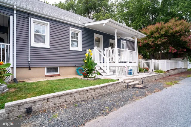 a view of a wooden fence
