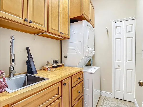 $4,800 | 9906 Bennington Drive, Tampa, FL 33626