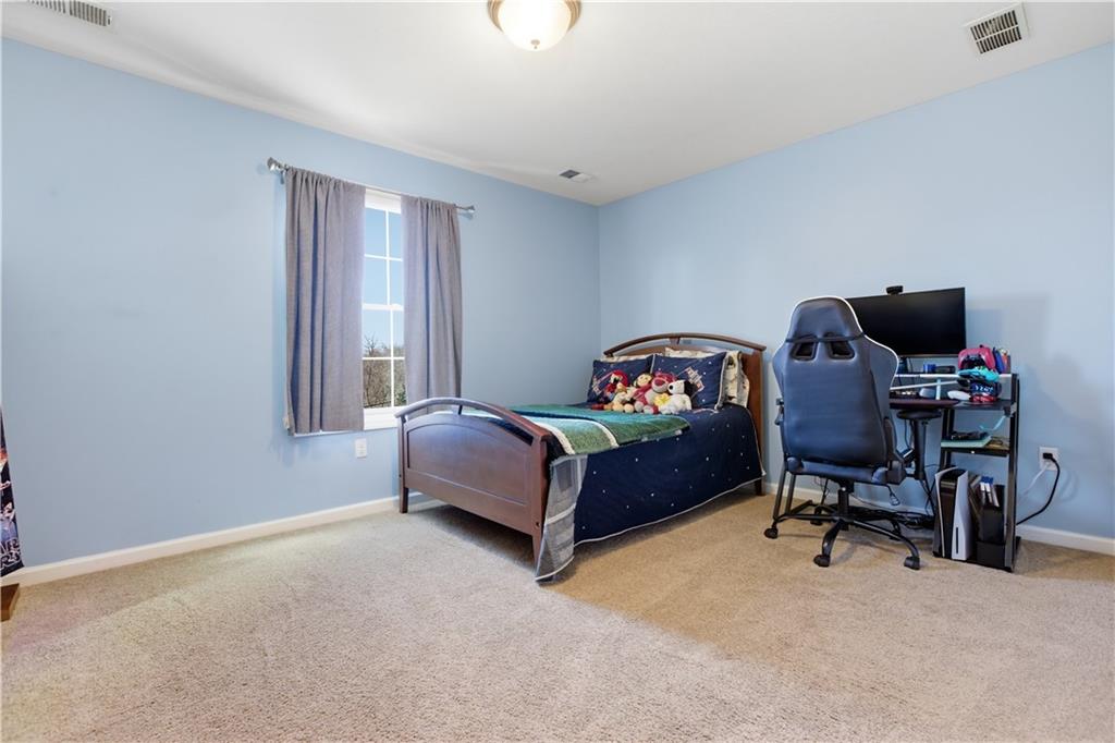 280 Sienna Trail Venetia, PA 15367 - Photo 24 of 37 a bedroom with a workspace