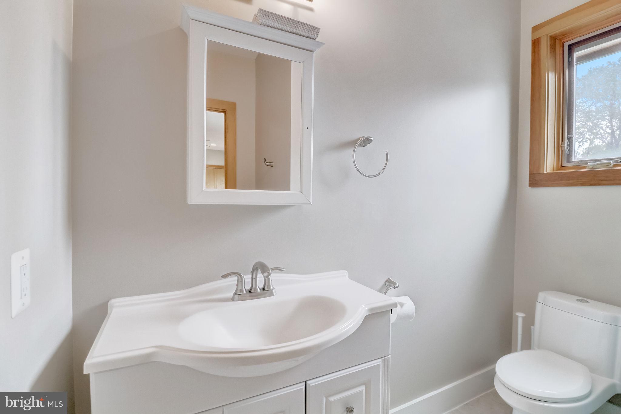 1617 Kirby Road McLean, VA 22101 - Photo 52 of 86 BEDROOM WITH ENSUITE BATH