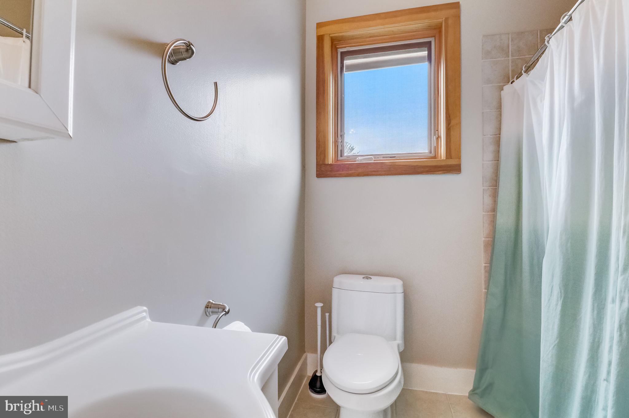 1617 Kirby Road McLean, VA 22101 - Photo 53 of 86 BEDROOM WITH ENSUITE BATH