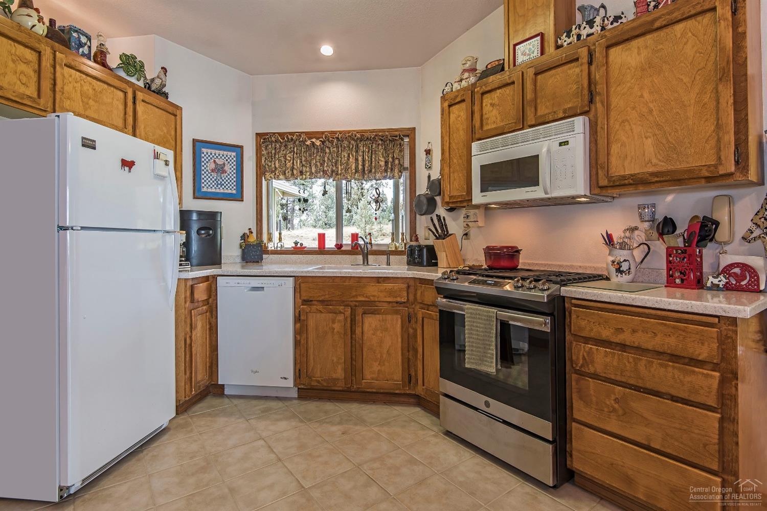 1862 Southwest Forest Ridge Avenue Bend, OR 97702 - Photo 4 of 15 Additional Photo
