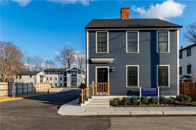 $409,900 | 32 Exchange Street, Unit 1A, East Greenwich, RI 02818