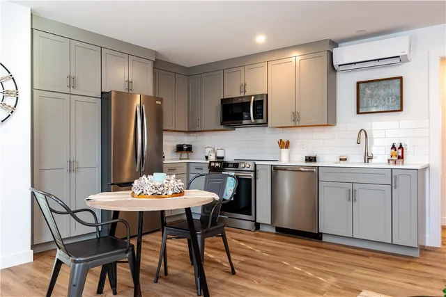 $409,900 | 32 Exchange Street, Unit 1A, East Greenwich, RI 02818