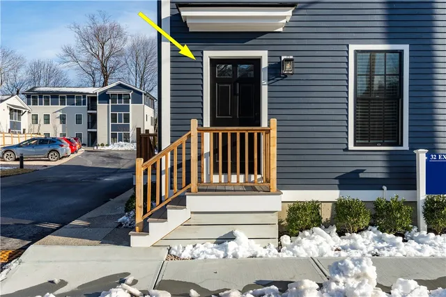 $409,900 | 32 Exchange Street, Unit 1A, East Greenwich, RI 02818