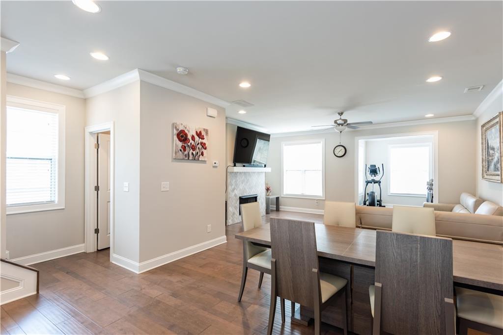 5247 Cresslyn Ridge Alpharetta, GA 30005 - Photo 8 of 38 a view of a dining room with furniture