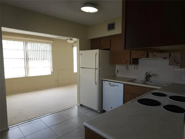 $1,475 | 2459 Franciscan Drive, Unit 27, Clearwater, FL 33763