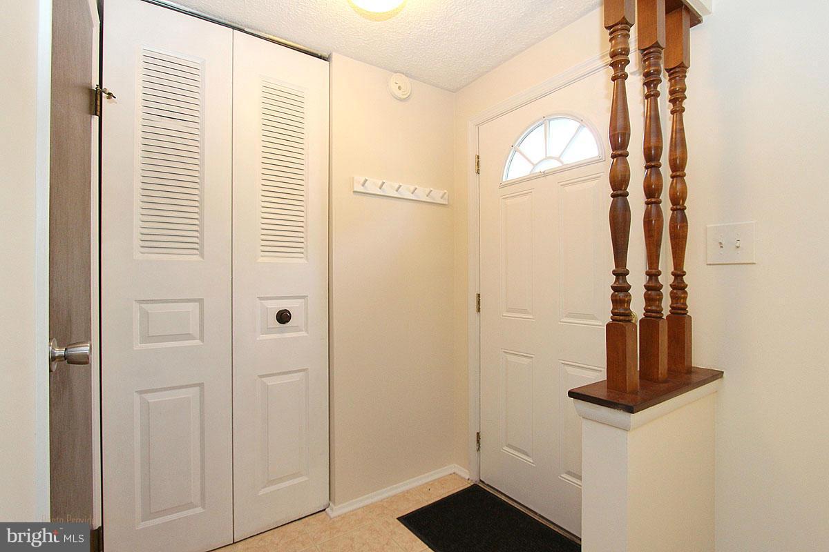10316 Apple Ridge Road Gaithersburg, MD 20886 - Photo 3 of 30 Interior (General)
