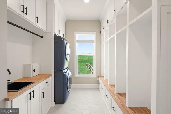 $1,895,000 | 38866 Silver King Circle, Waterford, VA 20197
