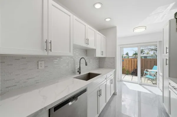 $338,800 | 10875 Northwest 29th Manor, Unit 8, Sunrise, FL 33322