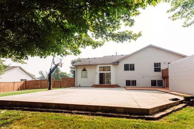 $3,495 | 17583 Foxboro Lane, Lakeville, MN 55024