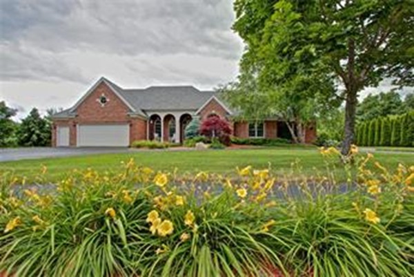 12 Elizabeth Road Auburn, MA 01501 - Photo 2 of 30 Gallery Image 2