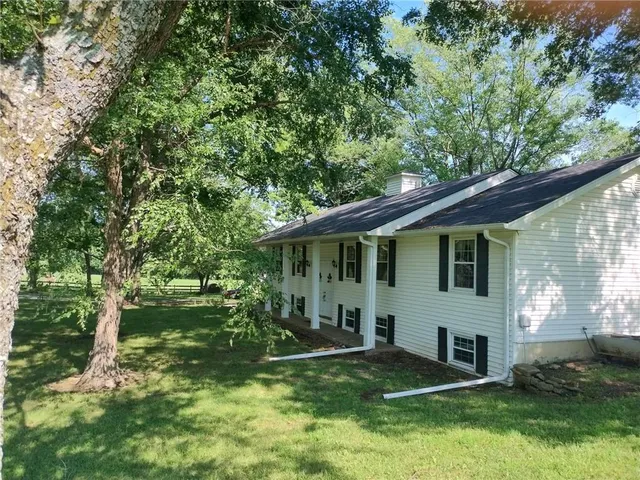 $340,000 | 25807 Highway 58, Pleasant Hill, MO 64080