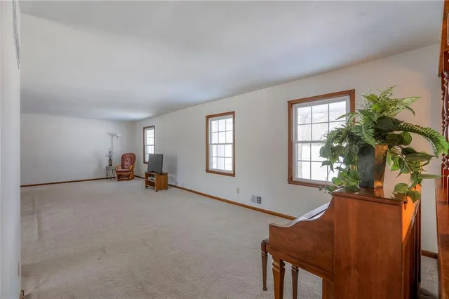 $340,000 | 25807 Highway 58, Pleasant Hill, MO 64080