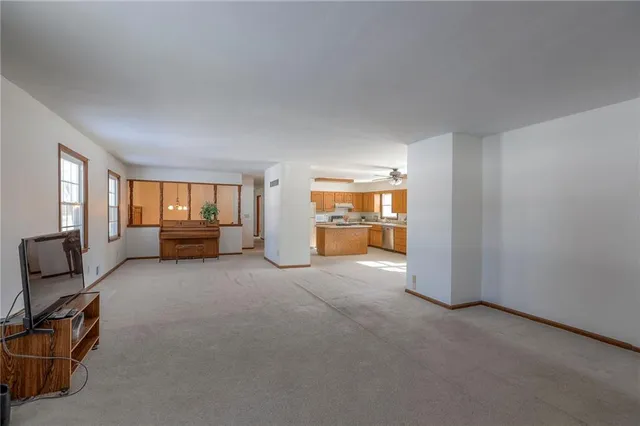 $340,000 | 25807 Highway 58, Pleasant Hill, MO 64080